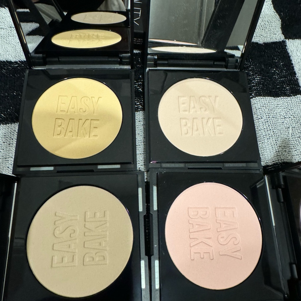 HUDA BEAUTY EASY BAKE AND SNATCH POWDERS BRAND NEW